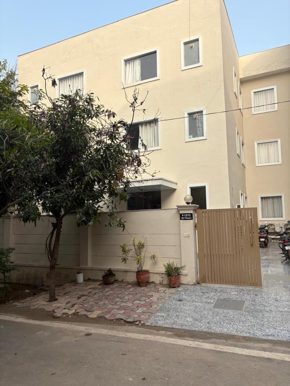 Stepinn - Ess Kay Ess Villa Γκουργκάον Εξωτερικό φωτογραφία